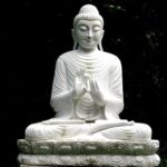 The statue of a sitting buddha